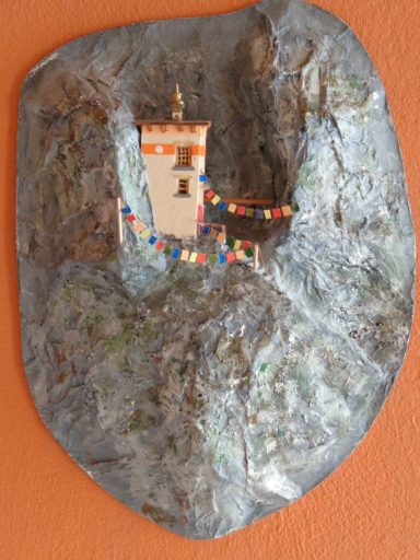 Papier-Objekt „Felsenkloster Bhutan“